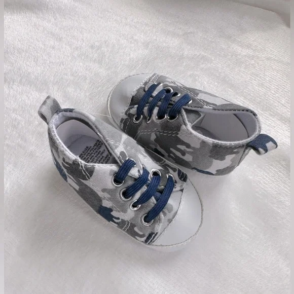 Bear-Camo Sneakers Navy Blue/ White/ Grey • NWOT • Super Cute ! - Picture 6 of 7